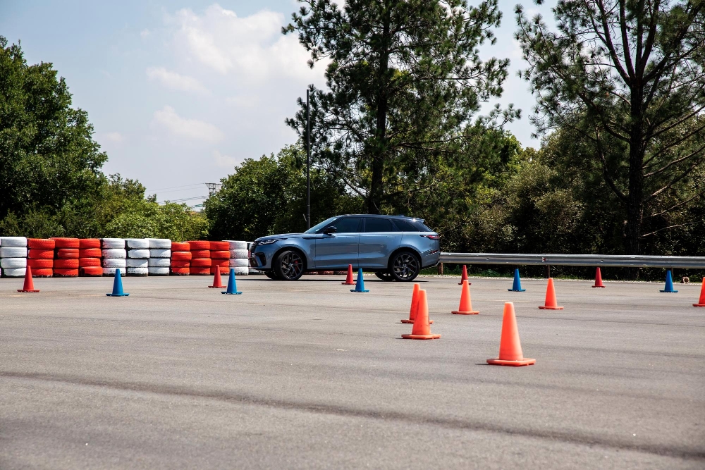Automatic Driving Lessons in Dublin